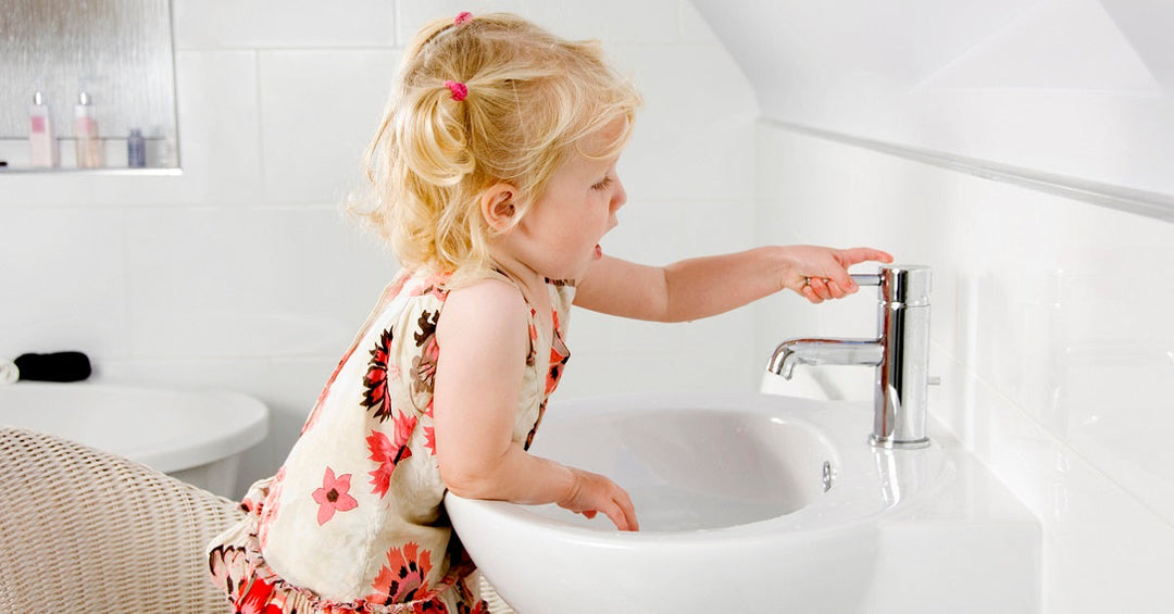 Protect Yourself from Chemicals with a Non-toxic Bathroom Cleaner